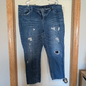 Supplies Vintage Blue Mid-Rise Jeans, Ankle Length, Distressed. Baggy.